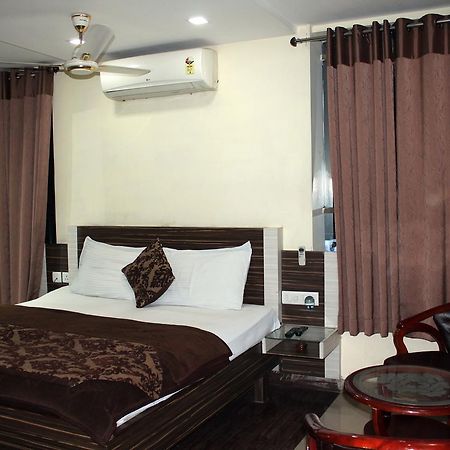 Hotel Swayam Jabalpur Ngoại thất bức ảnh