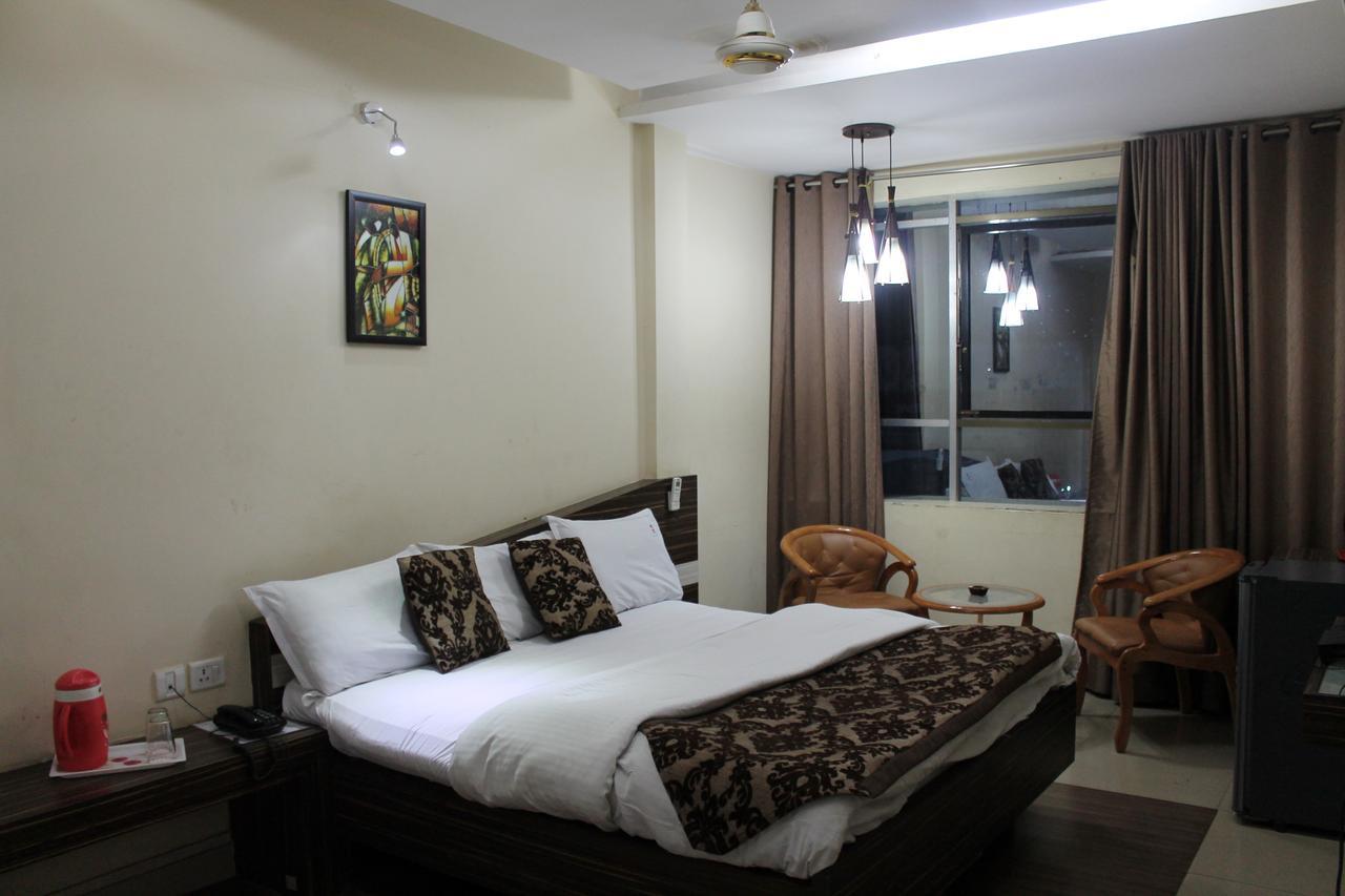 Hotel Swayam Jabalpur Ngoại thất bức ảnh